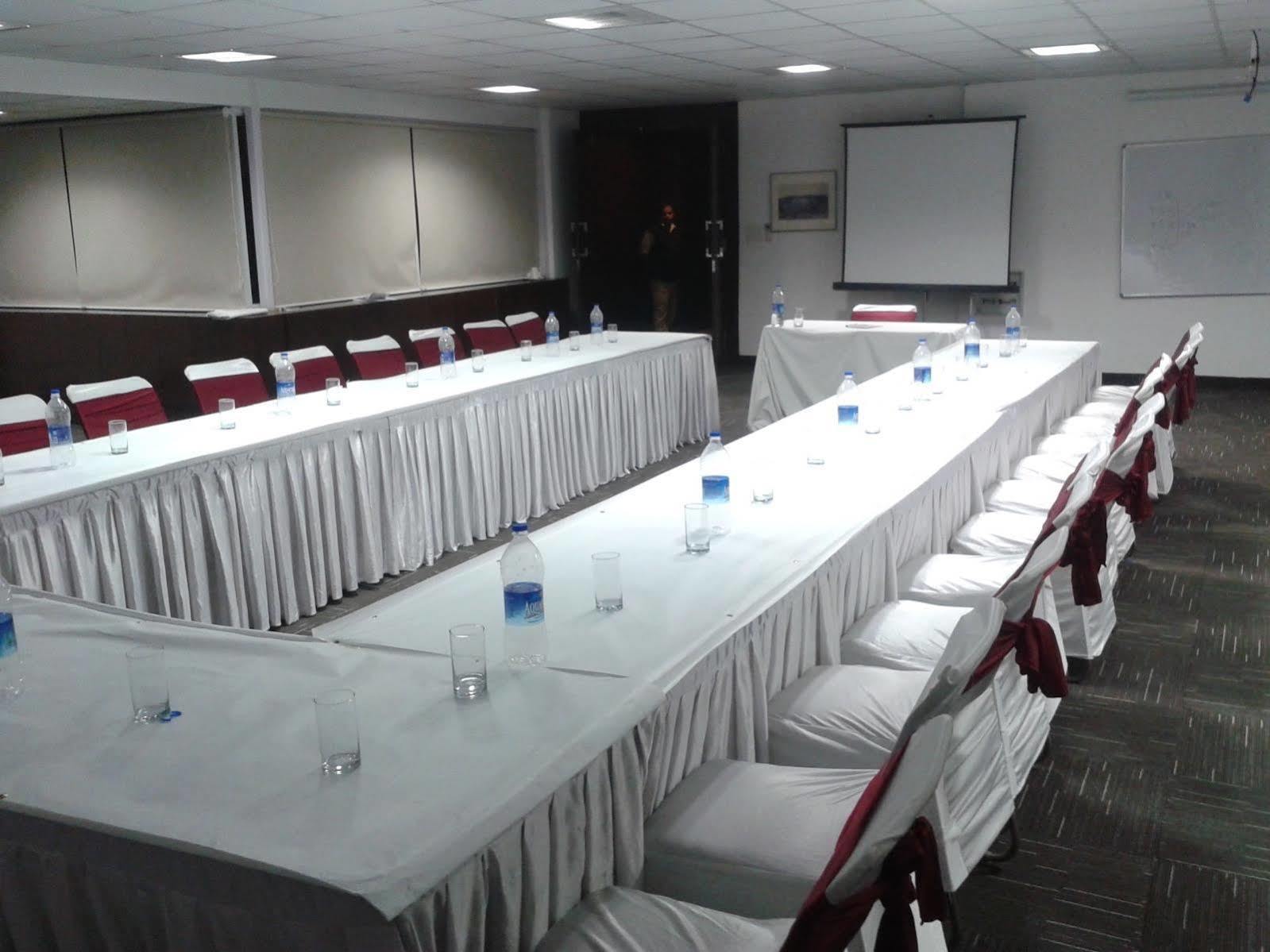 Hotel La Suite Νέο Δελχί Εξωτερικό φωτογραφία